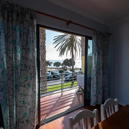 Amarelo Lägenhet Canical (Madeira)