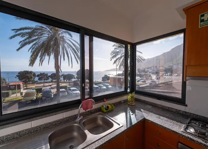 Amarelo 卡尼萨尔