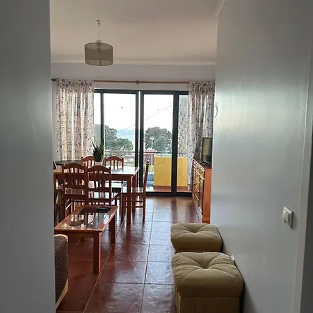 Apartamentos Amarelo Canical (Madeira)
