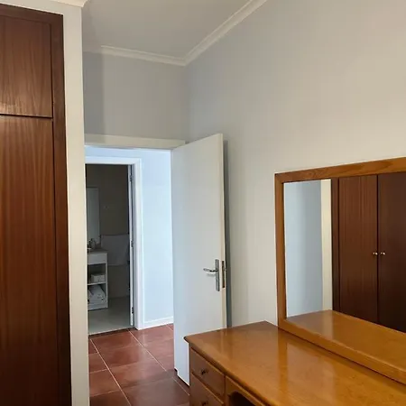 Apartamentos Amarelo Canical (Madeira)